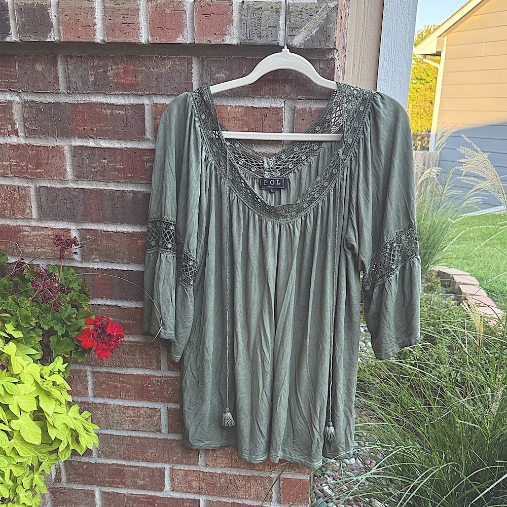 POL Women's M Olive Lace 3/4 sleeves Accent Blouse w/tassels
